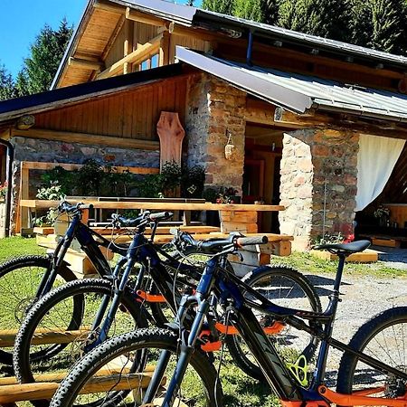Chalet Chapeau Rar Castel Condino Exteriör bild