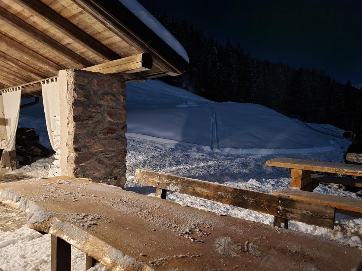 Chalet Chapeau Rar Castel Condino Exteriör bild