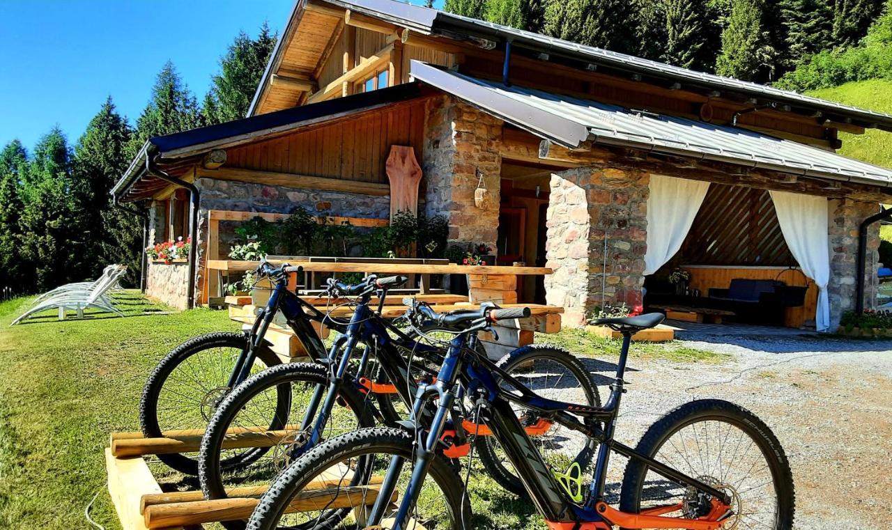 Chalet Chapeau Rar Castel Condino Exteriör bild