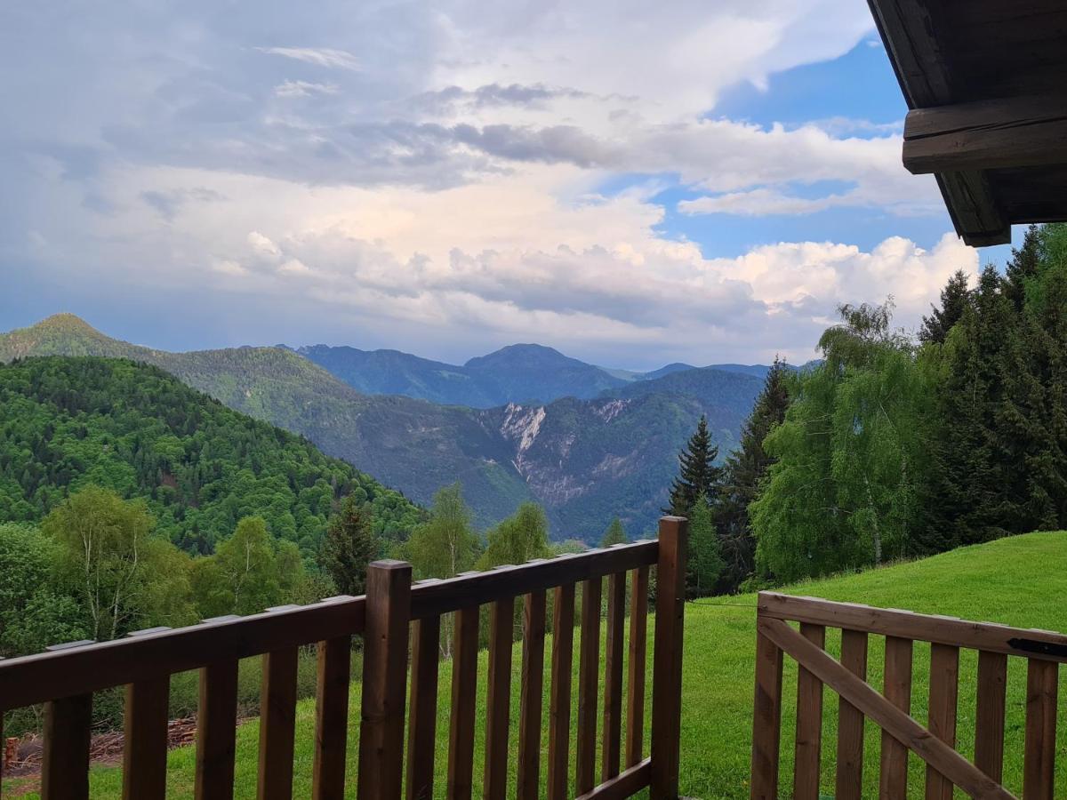 Chalet Chapeau Rar Castel Condino Exteriör bild