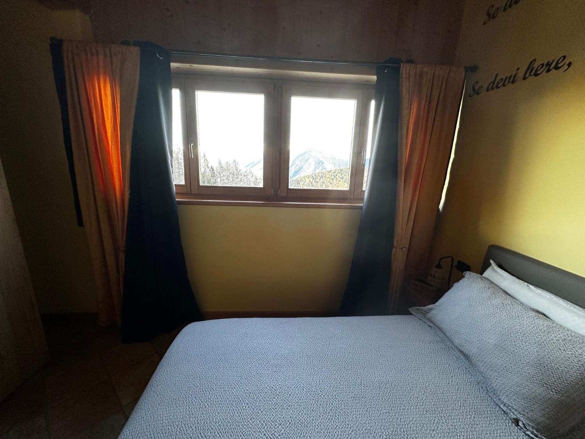 Chalet Chapeau Rar Castel Condino Exteriör bild